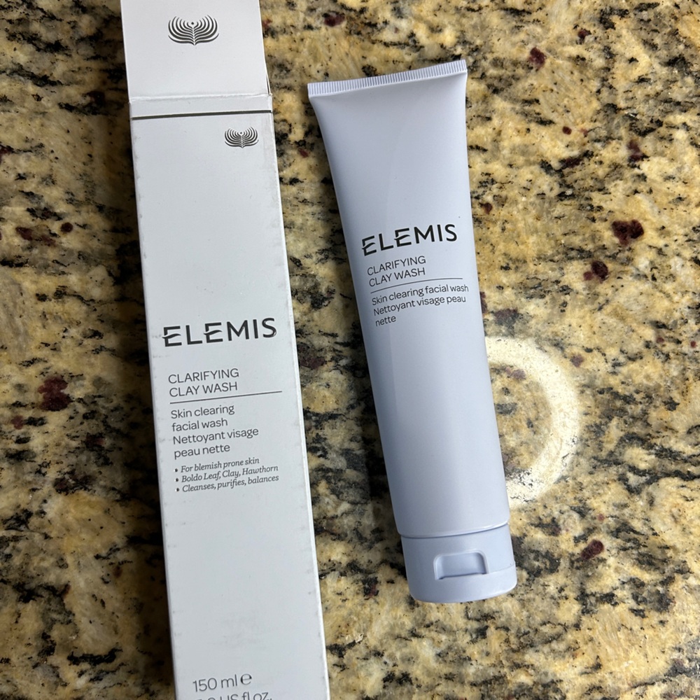 Clarifying Clay Wash
Skin-Clearing Wash 150ml.                        Unopened